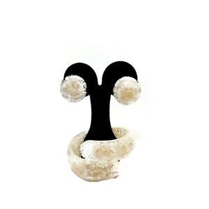 1950 60s Vintage White Lucite Wrap Bracelet & Earrings Set With Real Sea Shells